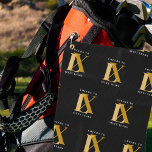 Toalla De Golf Patrón elegante de cumpleaños negro y oro<br><div class="desc">Celebre el hito de 60 años con nuestro diseño elegante de los patrones de cumpleaños en negro y oro. Con sorprendentes números romanos en una moderna tipografía audaz,  este sencillo pero elegante patrón es perfecto para un sexagésimo fiesta. ¡Saludos a los 60!</div>