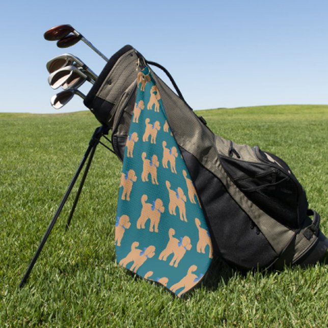 Toalla De Golf Perro divertido tan Doodle en verde azul oscuro (Great gift for the golfer!)