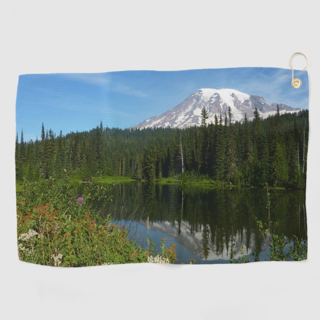 Toalla De Golf Reflejo del lago del Monte Rainier con flores silv (Horizontal)