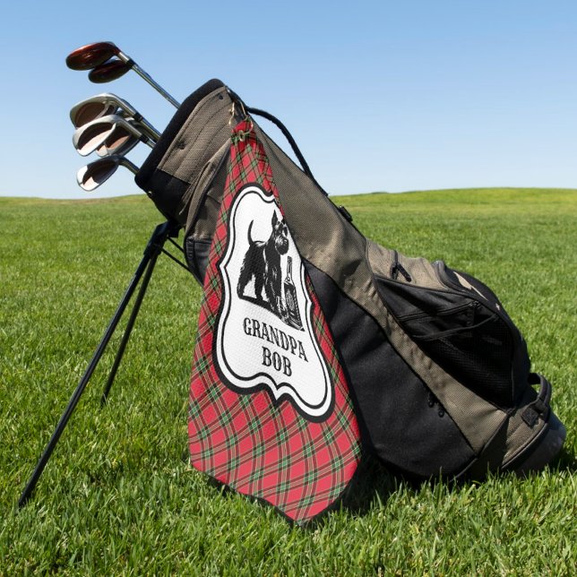 Toalla De Golf Scotty Dog Personalizado Green Red Plaid Tartán (Personalize this fun Scottish Terrier plaid golf towel. )