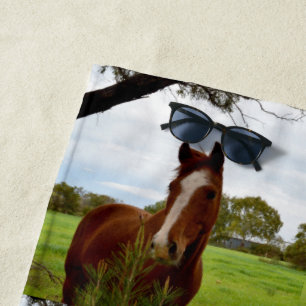 Toalla De Playa "A Whipwhof Nature: A Chestnut Horse and Banksia,