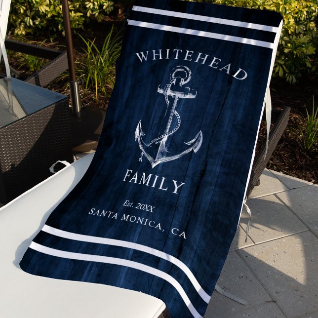 Toalla De Playa Anclaje familiar de Personalizado de madera azul d (Nautical anchor custom family vacation towel. Personalize each towel with your details.)