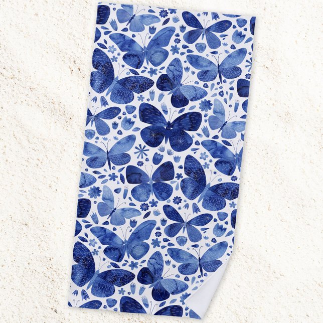 Toalla De Playa Azul de agua de mariposas (Indigo blue and white butterfly pattern art beach towel)
