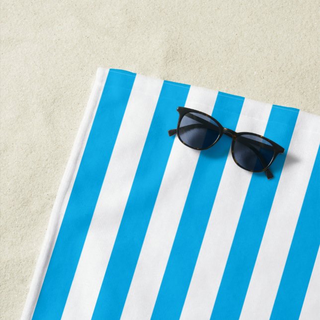 Toalla De Playa Azul y franja blanca clásicas (In situ)