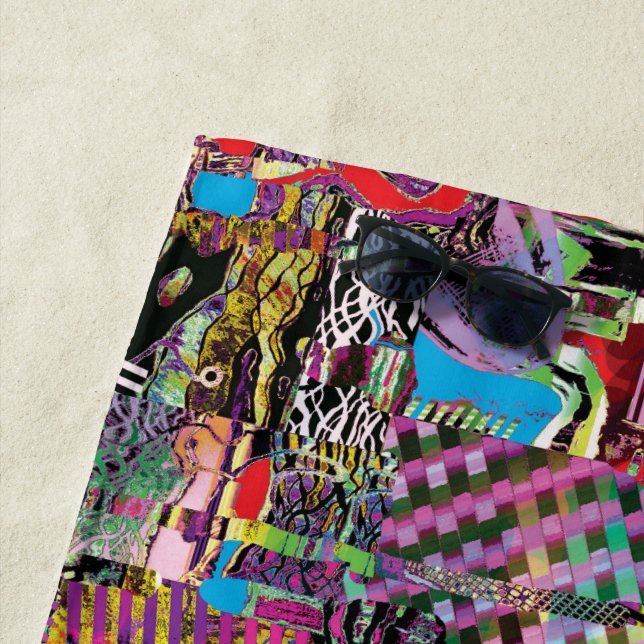 Toalla De Playa Beach Towel – Urban Fractals (In situ)