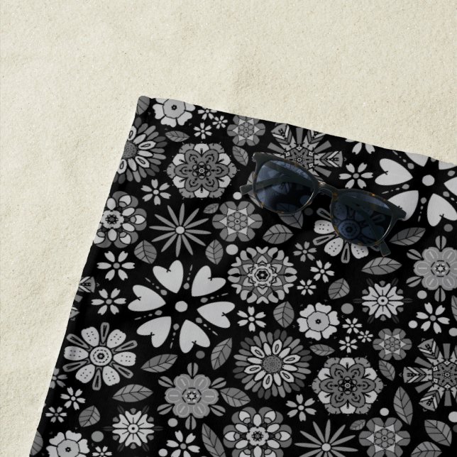 Toalla De Playa Black And Gray Retro Floral Art Seamless Pattern (In situ)