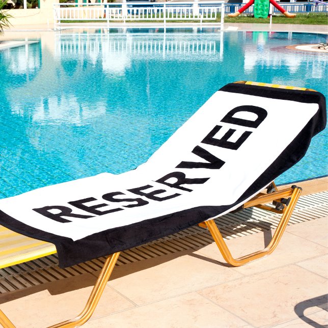 Toalla de playa blanca negra reservada (Subido por el creador)