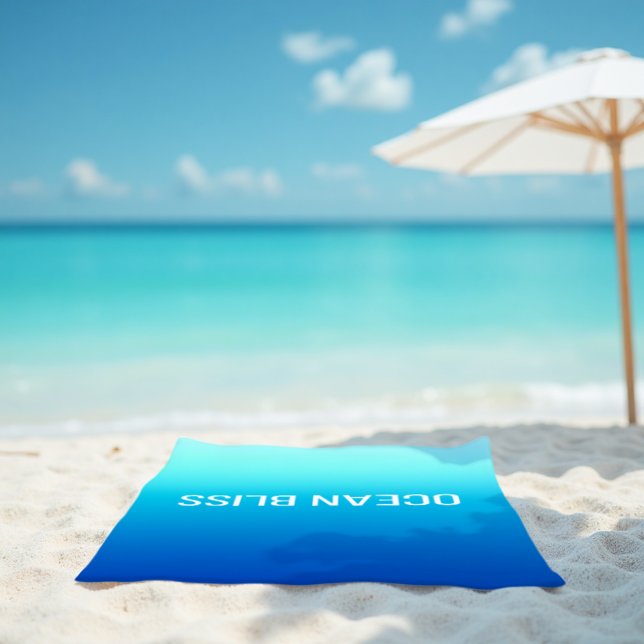Toalla De Playa Bliss oceánico - Gradiente azul moderno (Wrap up in Ocean Bliss. Calming blue gradient beach towel for serenity.)