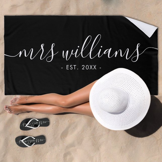 Toalla De Playa Boda de la Sra. Bride, negra y blanca (Black & White Mrs Bride Wedding Beach Towel)