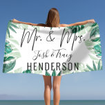 Toalla De Playa Bride & Groom, Sr. y Sra., Aniversario, Compromiso<br><div class="desc">Haga una declaración en la piscina o en la playa con nuestra amplia selección de toallas de playa de personalizable super adorables. Tenemos elegantes, elegantes y elegantes diseños de impresión completa y divertidos. Solo Casado, Props Bodas, Fotografías Bodas, Decoración Boda, Semanas Recién Heridas, Recepción De Bodas, Luna De Miel, Ducha...</div>