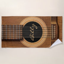 Cierre de madera natural de la guitarra acústica