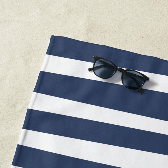 Toalla De Playa Classic Navy Blue Stripes | Timeless Nautical  (In situ)