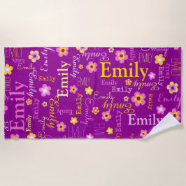 Toalla de playa con el nombre de Emily y flores