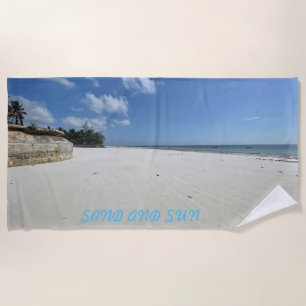 Toalla de playa de arena y sol de Murugi Beach & P