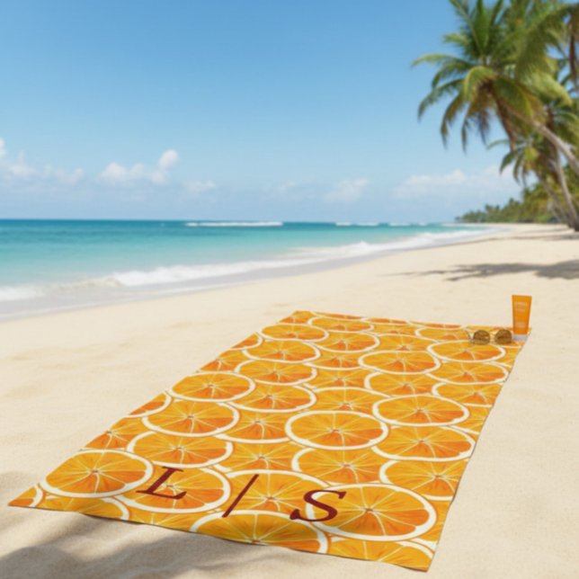 Toalla de playa de naranja cítrico con monograma p (Subido por el creador)