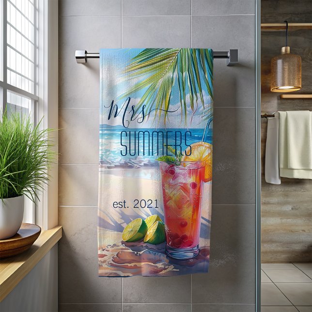 Toalla de playa de recién casados con monograma de (Subido por el creador)