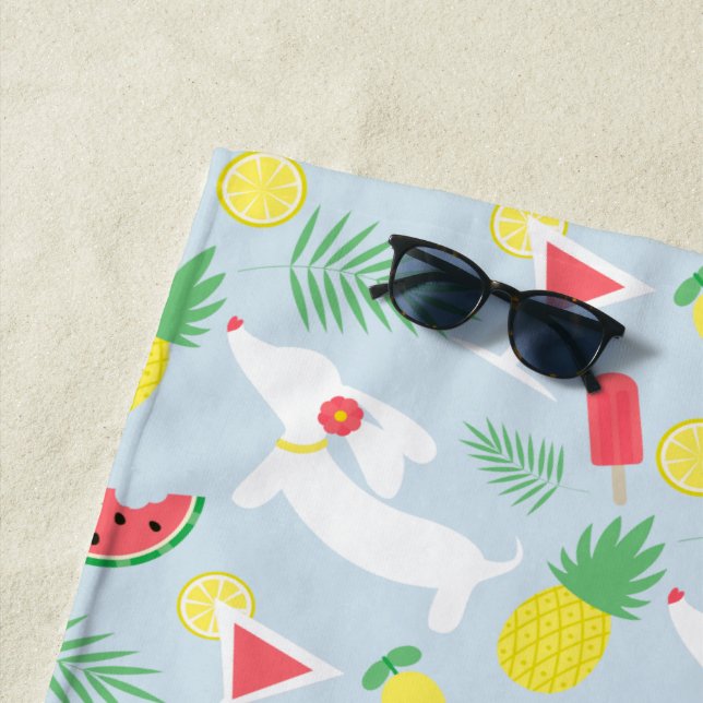 Toalla de playa del perro de la salchicha de (In situ)