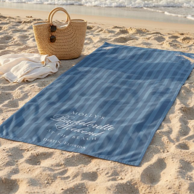 Toalla De Playa Despedida de soltera de raya azul costera (Coastal Blue Stripe Bachelorette Beach Towel)
