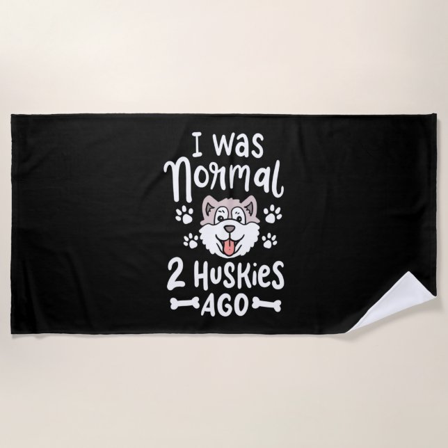 Toalla De Playa Era Normal Hace 2 Huskies (Anverso)
