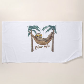 Toalla De Playa Eslogan de Chillin en una camiseta sobredimensiona