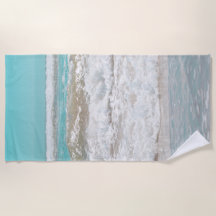 Espuma turquesa de olas del océano cielo azul turq