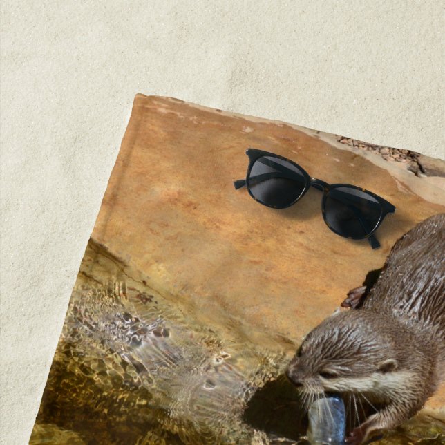 Toalla De Playa **"Festín Pondside: Un Otter y su atracción"** (In situ)