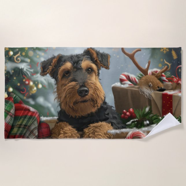 Toalla De Playa Festividad de los Navidades de perro de Airedale (Anverso)