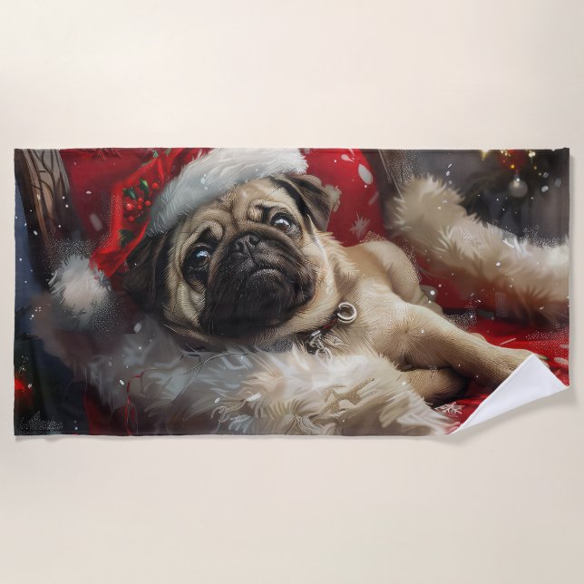 Toalla De Playa Fiesta Navideña de Perros Pug (Anverso)