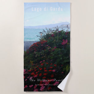 Toalla De Playa Fotografía floral del lago italiano Lago di Garda