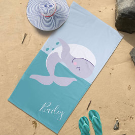 Toalla De Playa Grácfica simple y linda ballena saltarina nombre p