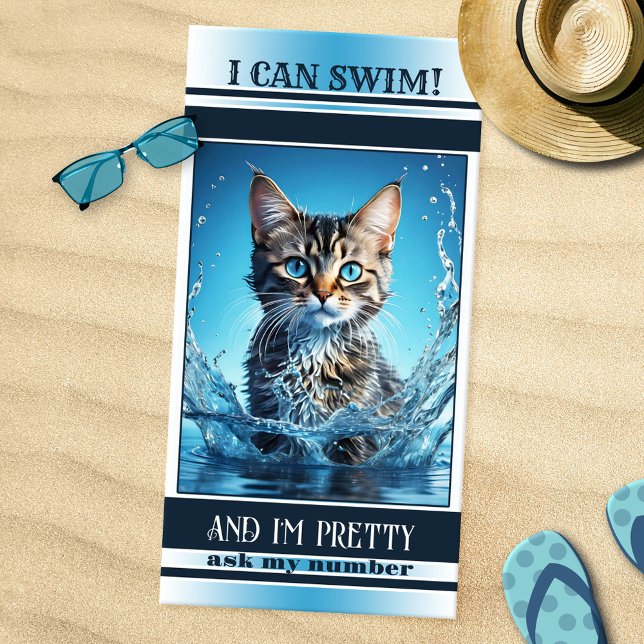 Toalla De Playa Graciosa Marina De Natación De Gatos A La Banda (Funny cat beach or pool towel featuring a cute kitty swimming in water. With navy blue white stripes)