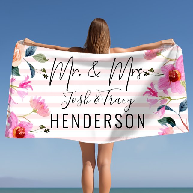 Toalla De Playa Hubby y Wifey Sr. y Sra., Bride y Groom (Hubby and Wifey Mr and Mrs, Bride and Groom Beach Towel)