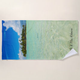 Toalla De Playa Isla deshabitada en una laguna tropical azul