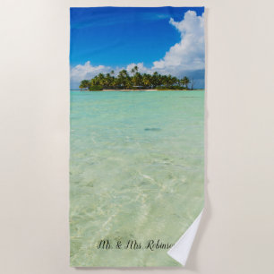 Toalla De Playa Isla deshabitada en una laguna tropical azul