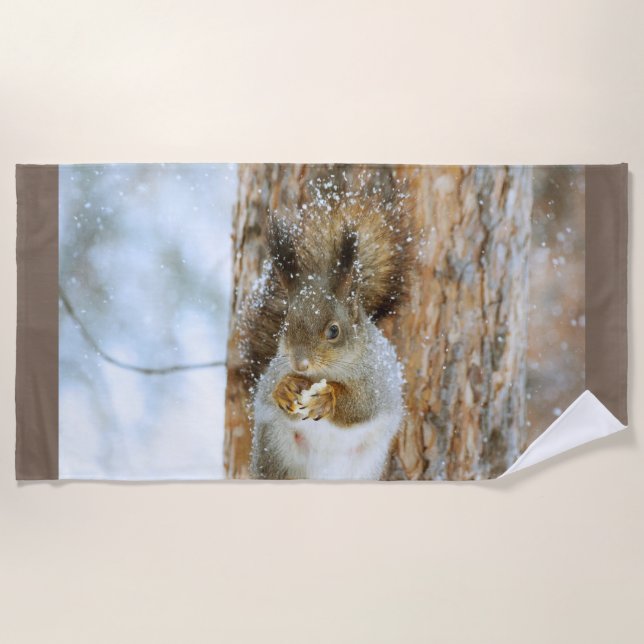 Toalla De Playa La ardilla suave en un paisaje invernal (Anverso)