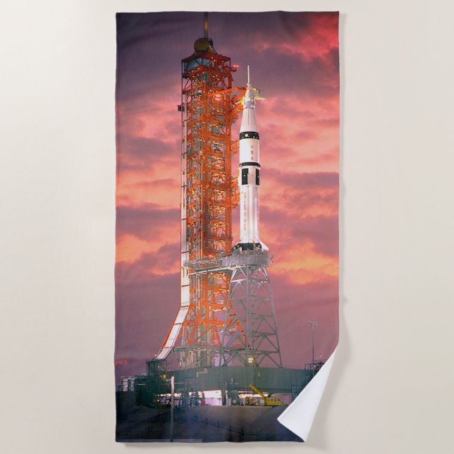 Toalla De Playa Lanzamiento de cohete Apollo Saturn 1B (Anverso)