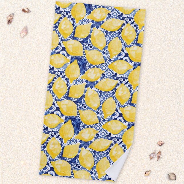 Toalla De Playa Lemon Citrus Mediterranean Blue White Tile (Mediterranean fresh yellow citrus lemon pattern beach towel with a blue and white tile background)