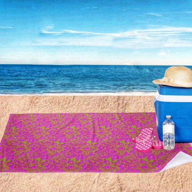 Toalla De Playa Medley de color (This Color Medley Beach Towel design, is a delight, in pink and gold!)