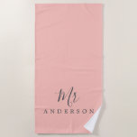 Toalla De Playa Moda Futuro Sr. Pastel Monograma Rosa<br><div class="desc">Toalla de playa monogramada rosa pastel de moda con el texto Mr. en caligrafía de escritura elegante y fuera de negro. Puede personalizar esta toalla de playa de lujo con su nombre casado. Un regalo perfecto para la pareja recién casada con la toalla de playa Mrs o para la ducha...</div>