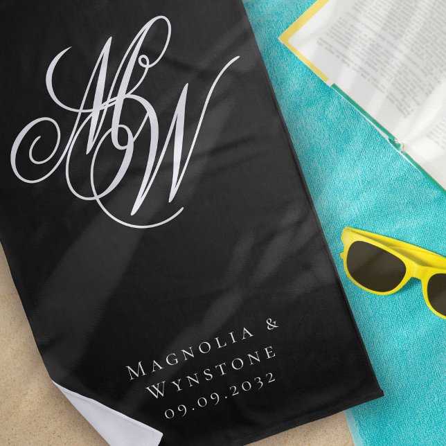 Toalla De Playa Moda Monograma Newlyweds (Subido por el creador)