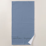 Toalla De Playa Moda Monograma recién casados Nombres Azul vintage<br><div class="desc">Toalla de playa monogramada de moda con los nombres de las recién casadas en caligrafía de escritura elegante, manuscrita y no negra, en un fondo azul vintage. Simplemente agrega tus nombres. Perfecto regalo para la pareja recién casada o pareja comprometida. Diseñado exclusivamente para usted por Happy Dolphin Studio. Si necesita...</div>