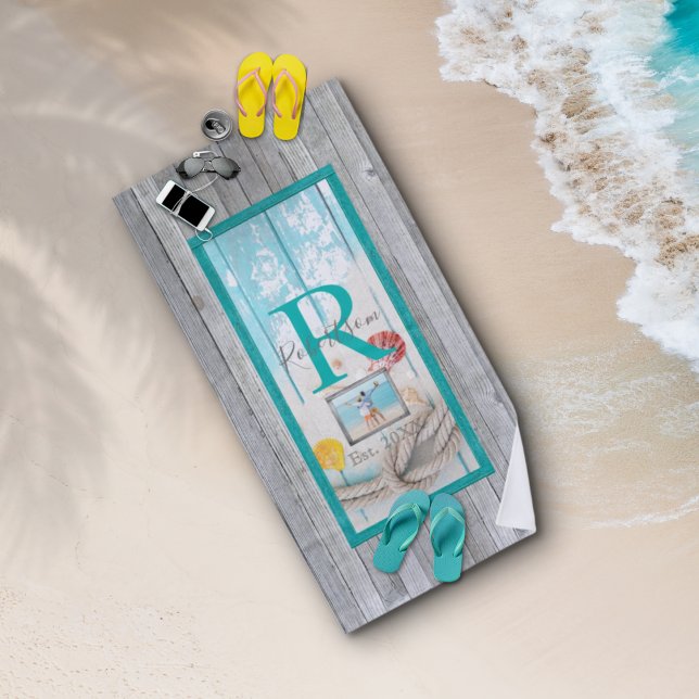 Toalla De Playa Monograma y foto de Weathered Beach Wood (Subido por el creador)