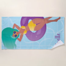 Mujer negra descansando en el estanque