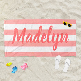 Toalla De Playa Nombre de monograma en Coral Stripe Script