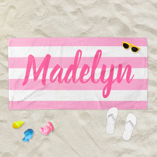 Toalla De Playa Nombre de script rayado rosado personalizado