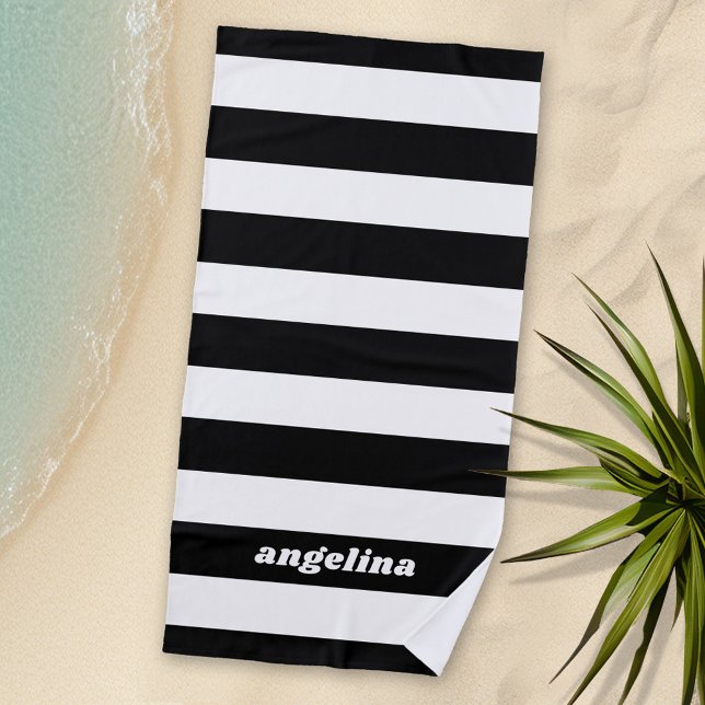 Toalla De Playa Nombre moderno del patrón rayado negro y blanco (Personalized Beach Towel)