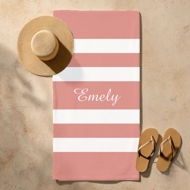 Toalla De Playa Nombre moderno Piscina coral rayada rosada (Modern Name Coral Pink Striped Pool Beach Towel)