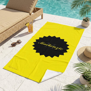 Toalla De Playa Nombre personalizado e inicial en amarillo soleado