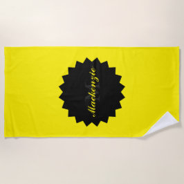 Toalla De Playa Nombre personalizado e inicial en amarillo soleado