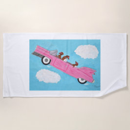 Toalla De Playa Pachund en un coche convertible rosa